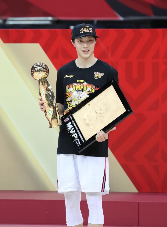 世界杯客户端下载说明-FMVP归属胡明轩 不知疲倦的他，就是广东队的缩影